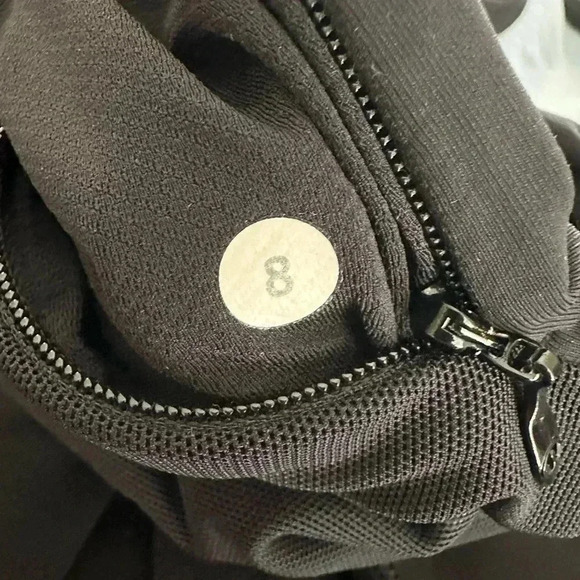 Lululemon Run Crop Black Leggings sz 8 - Picture 4 of 5